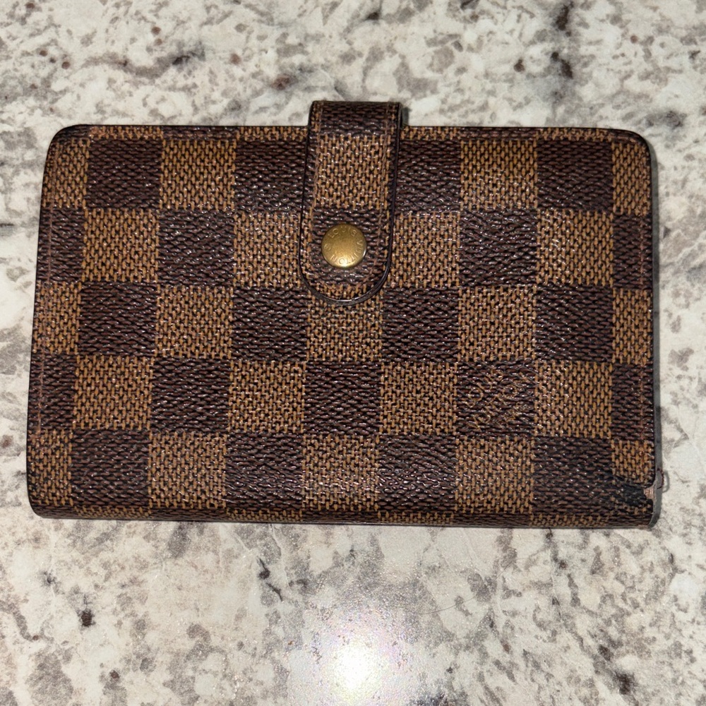 GUC Louis Vuitton Porte Monnaie Wallet with Kisslock and COA